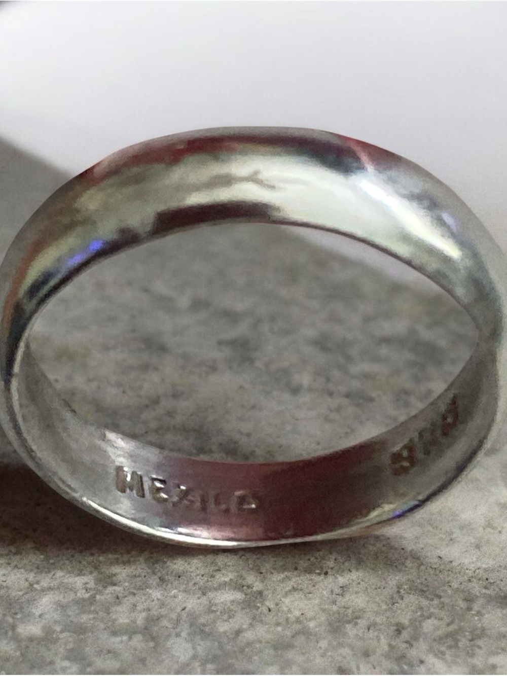 Vintage Taxco-Mexico.925 5mm Sterling Silver Comfort-Fit Band Shiny Silver Ring.